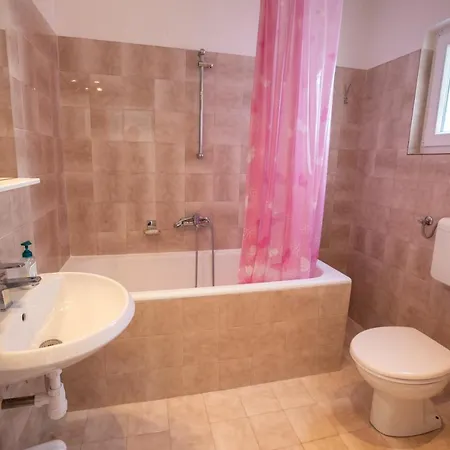 Bulbuli Guest house 3*