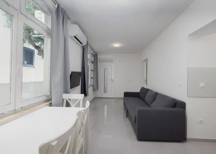 Bulbuli Гостевой дом Макарска